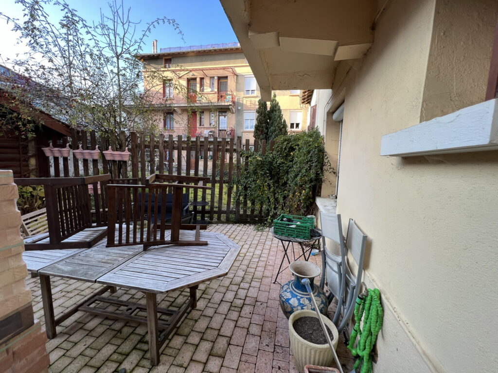 Appartement avec terrasse et terrain – 3 pièces – 2 chambres – 4  – 73 m²