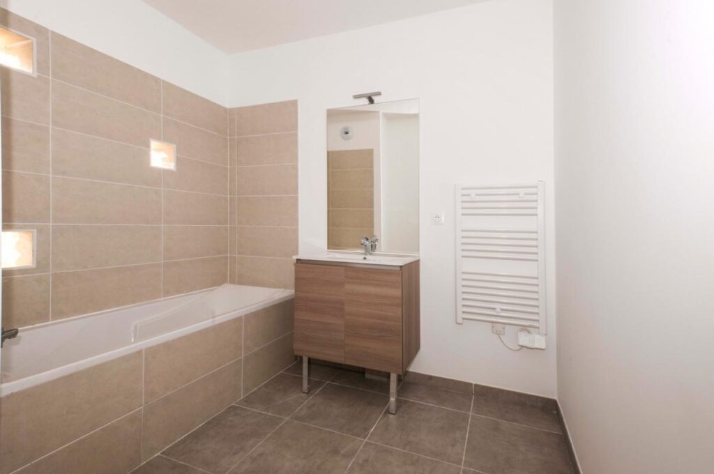 T4 terrasse parking 13010 – 4 pièces – 3 chambres – 4  – 75 m²