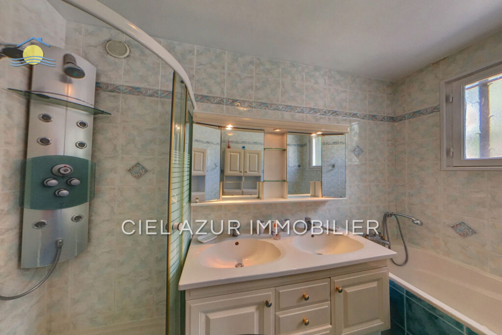 location saisonnière villa – NR pièces – 4 chambres – 4  – 140.00 m²