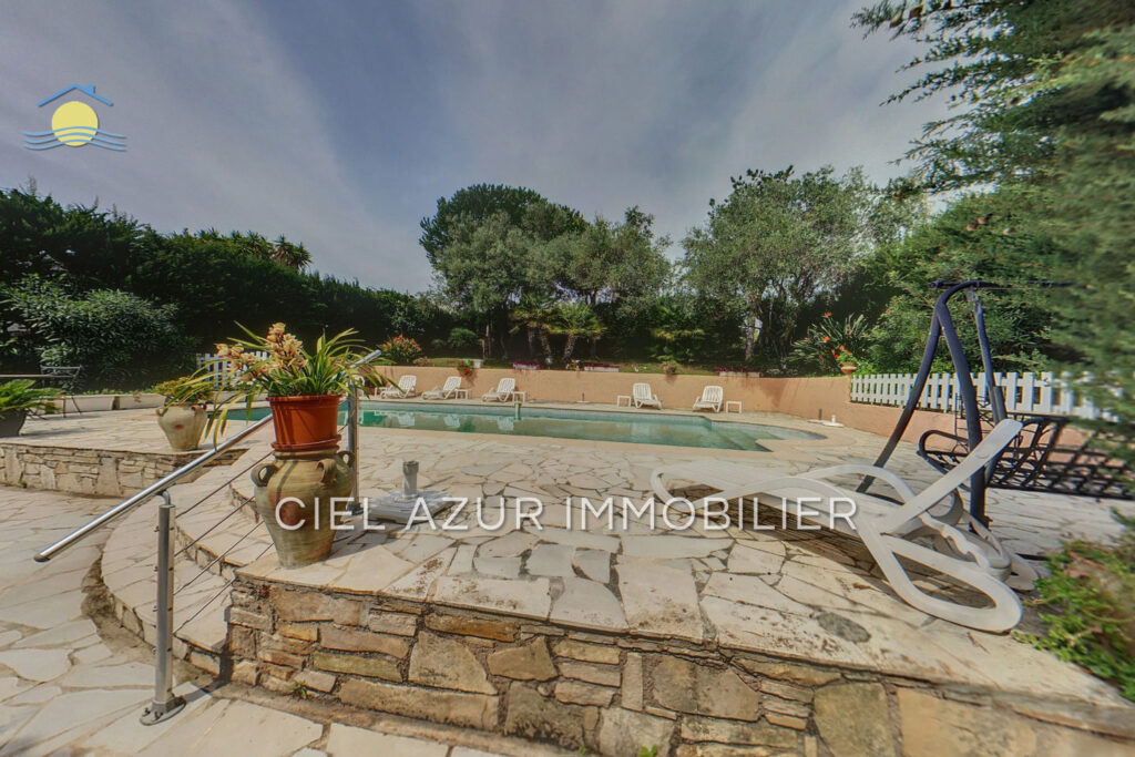 location saisonnière villa – NR pièces – 4 chambres – 4  – 140.00 m²