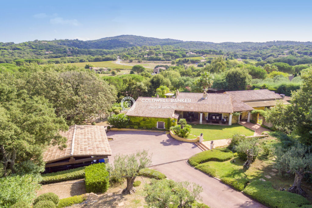 Charmante propriété dans un quartier verdoyant au calme – 6 pièces – 5 chambres – 250.00 m²