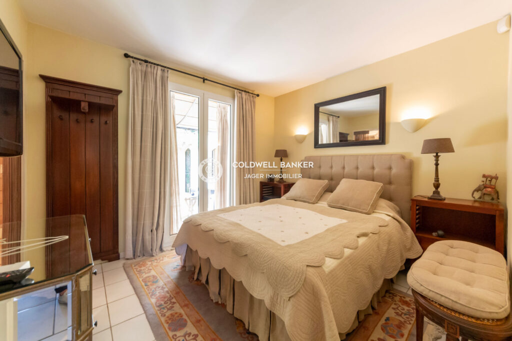 Charmante propriété dans un quartier verdoyant au calme – 6 pièces – 5 chambres – 250.00 m²