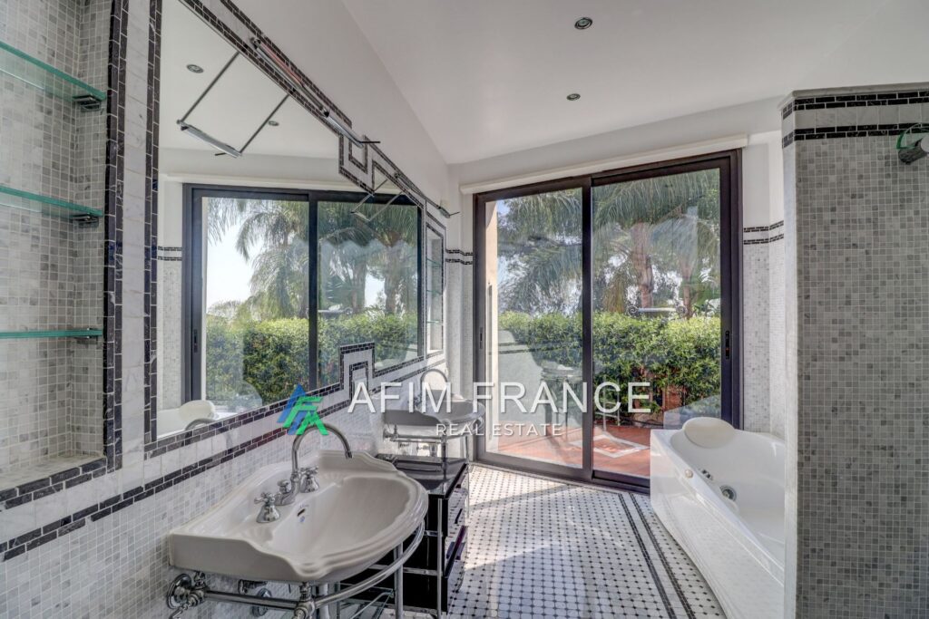 vente villa 7 Pièce(s) – 7 pièces – 6 chambres – 360.00 m²