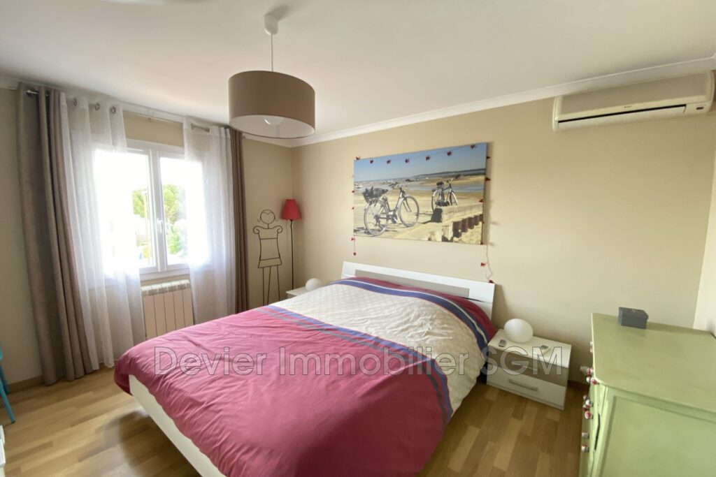 vente villa 4 Pièce(s) – 4 pièces – 3 chambres – 4  – 100.00 m²