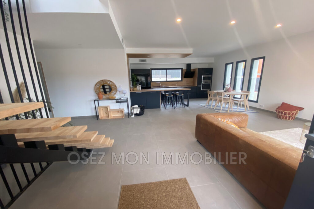 vente maison contemporaine 5 Pièce(s) – 5 pièces – 4 chambres – 4  – 118.00 m²