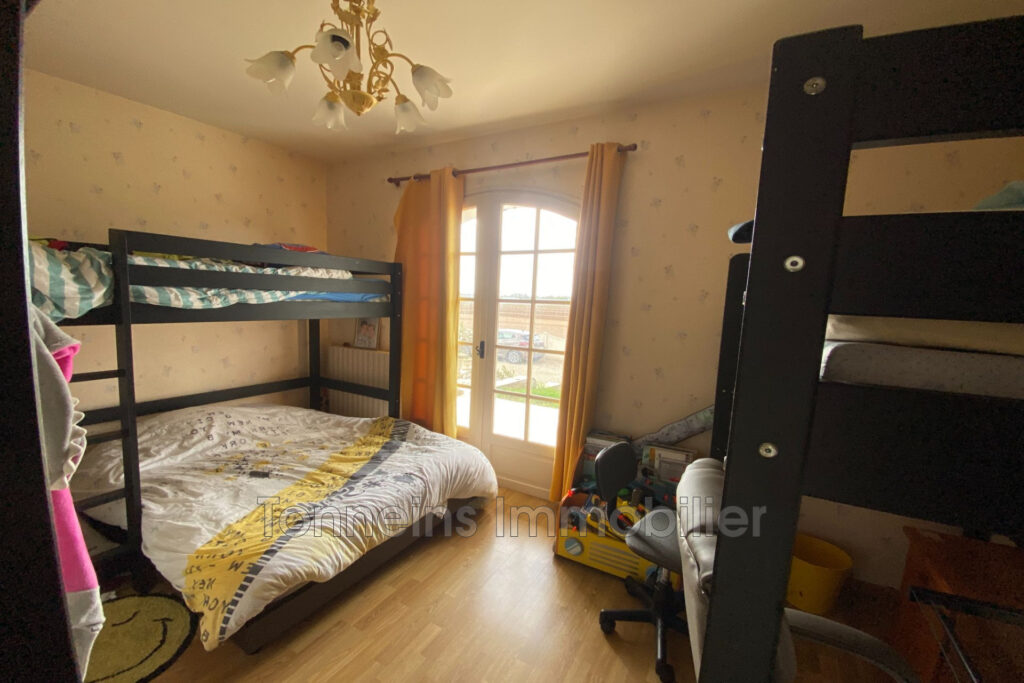 Maison de construction traditionnelle 4CH. – 6 pièces – 4 chambres – 4  – 257.00 m²