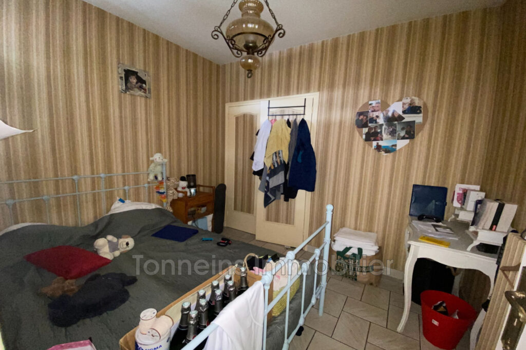 Maison de construction traditionnelle 4CH. – 6 pièces – 4 chambres – 4  – 257.00 m²