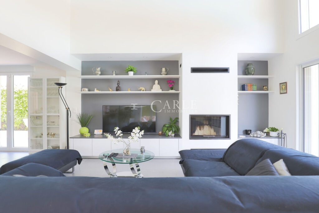 Villa rénovée de 178 m² avec piscine, sans vis-à-vis et en fon – 7 pièces – 4 chambres – 4  – 178.00 m²