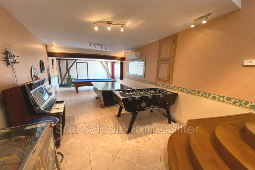 vente propriété 15 Pièce(s) – 15 pièces – 7 chambres – 4  – 424.50 m²