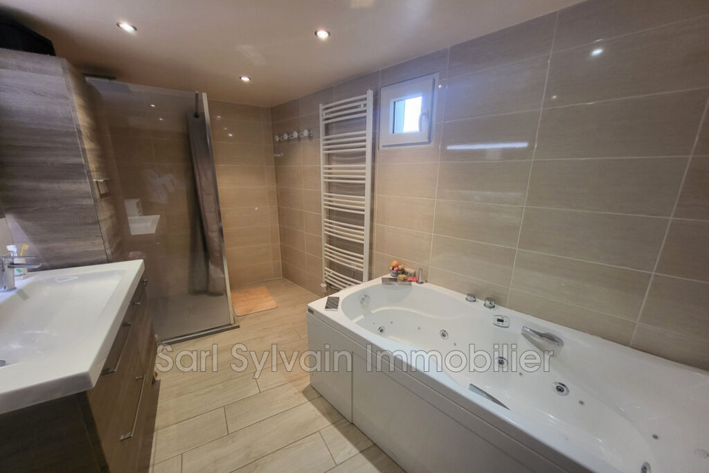 vente propriété 15 Pièce(s) – 15 pièces – 7 chambres – 4  – 424.50 m²