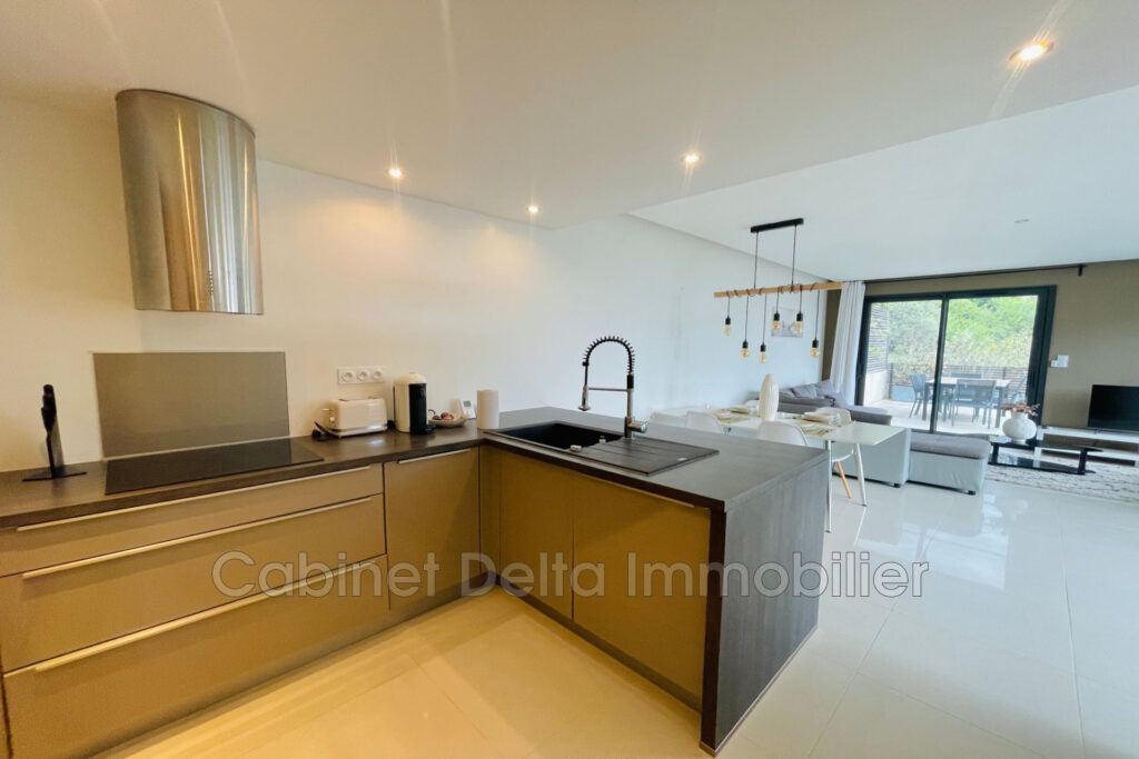 BANDOL – VUE MER – 5 pièces – 4 chambres – 4  – 130.00 m²