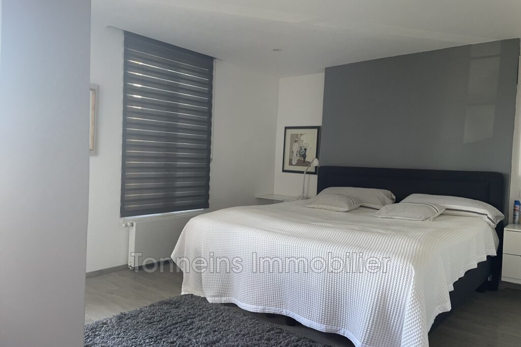 Lot Maison de maître et 2 maisons piscine – 8 pièces – 4 chambres – 4  – 176.73 m²