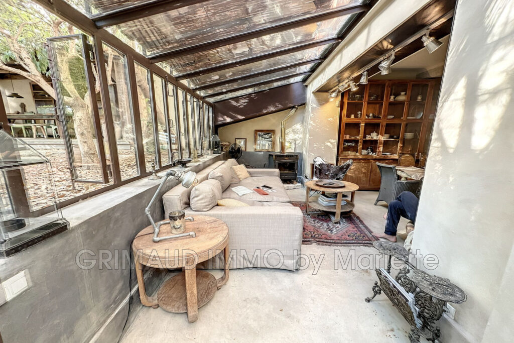 vente maison de village 9 Pièce(s) – 9 pièces – 7 chambres – 4  – 300.00 m²