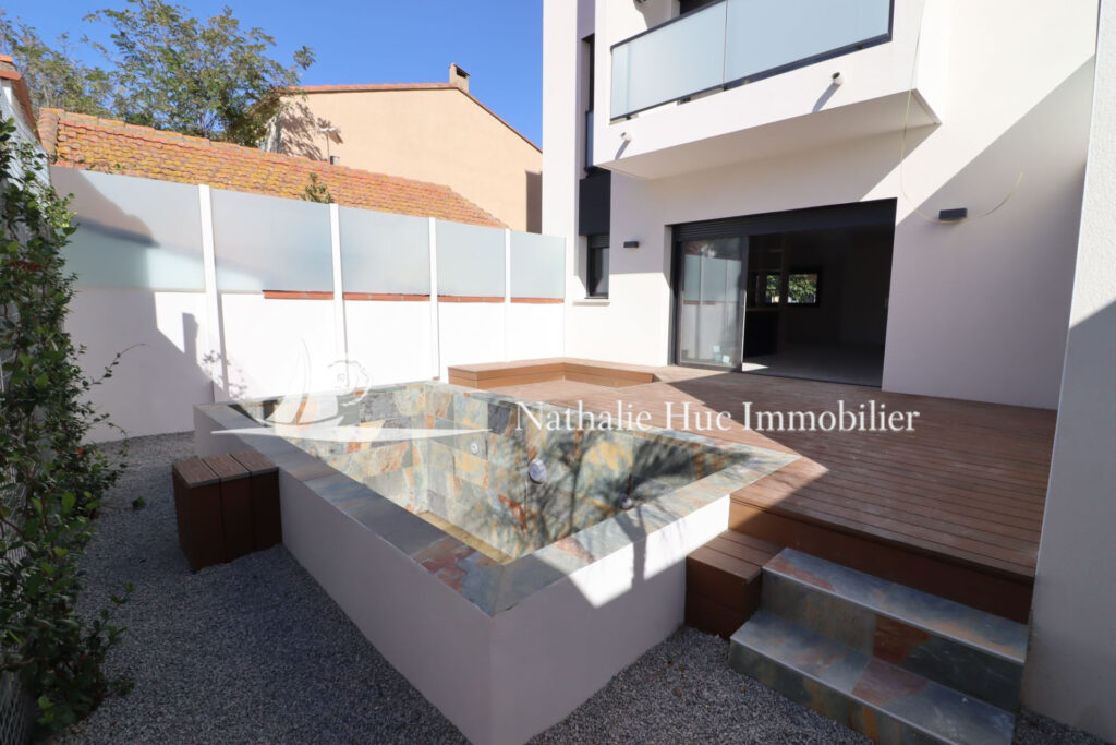 vente maison contemporaine 5 Pièce(s) – 5 pièces – 3 chambres – 4  – 174.00 m²