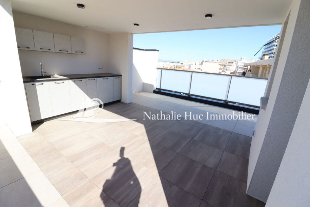 vente maison contemporaine 5 Pièce(s) – 5 pièces – 3 chambres – 4  – 174.00 m²