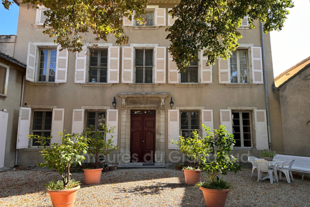 vente hôtel particulier – NR pièces – 4 chambres – 4  – 555.00 m²