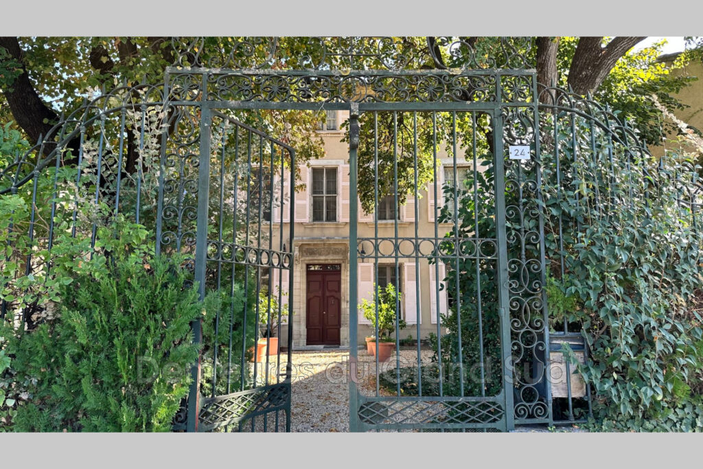 vente hôtel particulier – NR pièces – 4 chambres – 4  – 555.00 m²