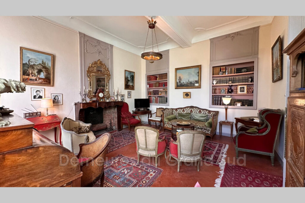 vente hôtel particulier – NR pièces – 4 chambres – 4  – 555.00 m²