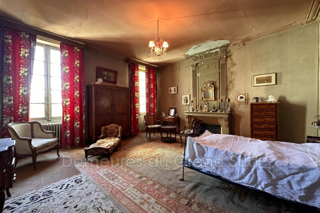 vente hôtel particulier – NR pièces – 4 chambres – 4  – 555.00 m²