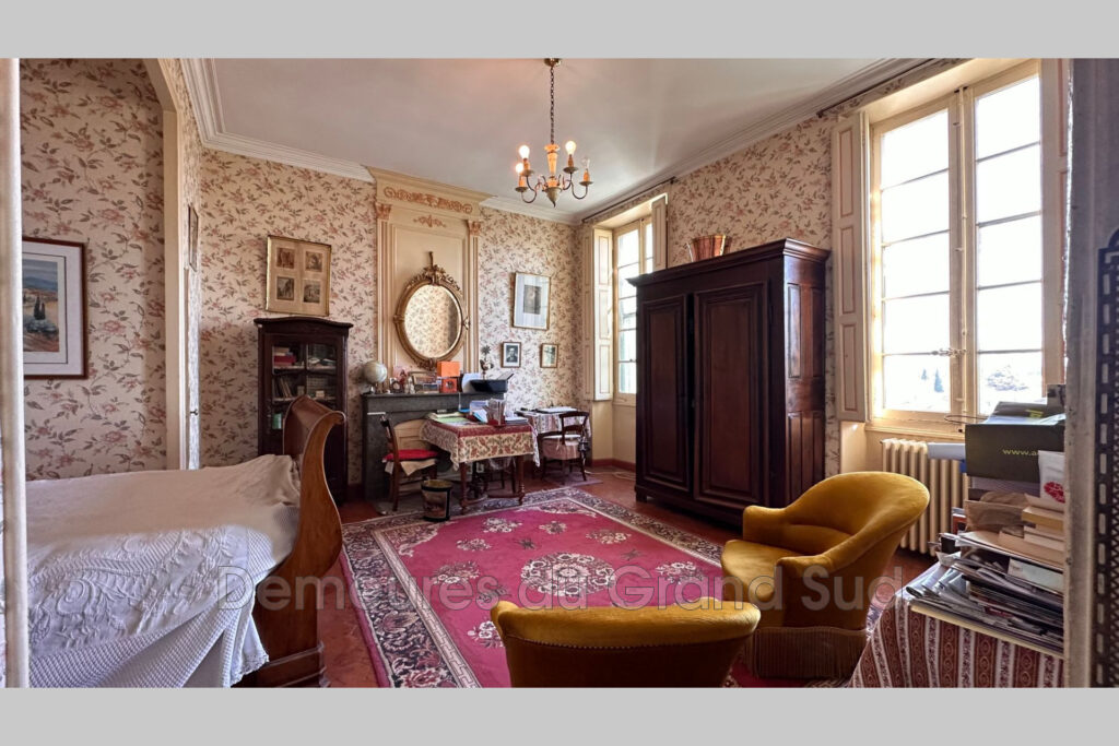 vente hôtel particulier – NR pièces – 4 chambres – 4  – 555.00 m²