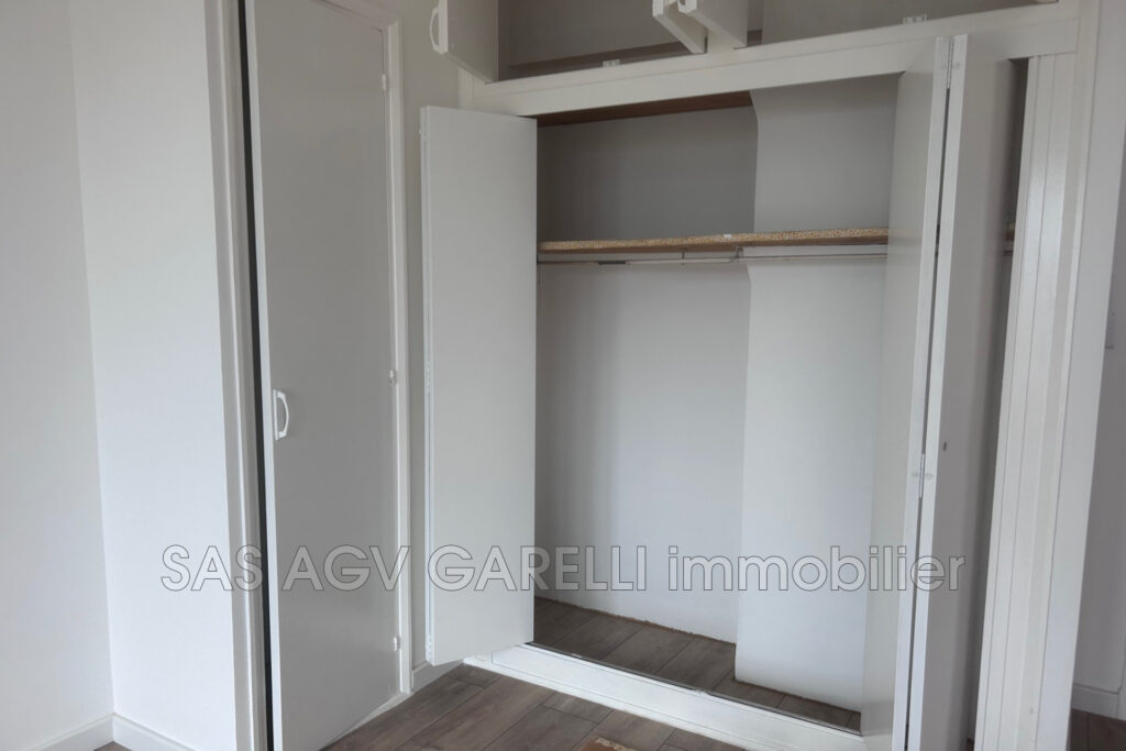 location appartement 5 Pièce(s) – 5 pièces – NR chambres – 4  – 100.00 m²