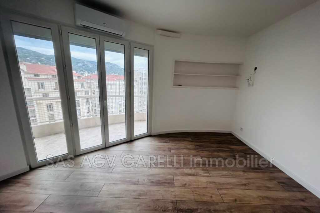 location appartement 5 Pièce(s) – 5 pièces – NR chambres – 4  – 100.00 m²