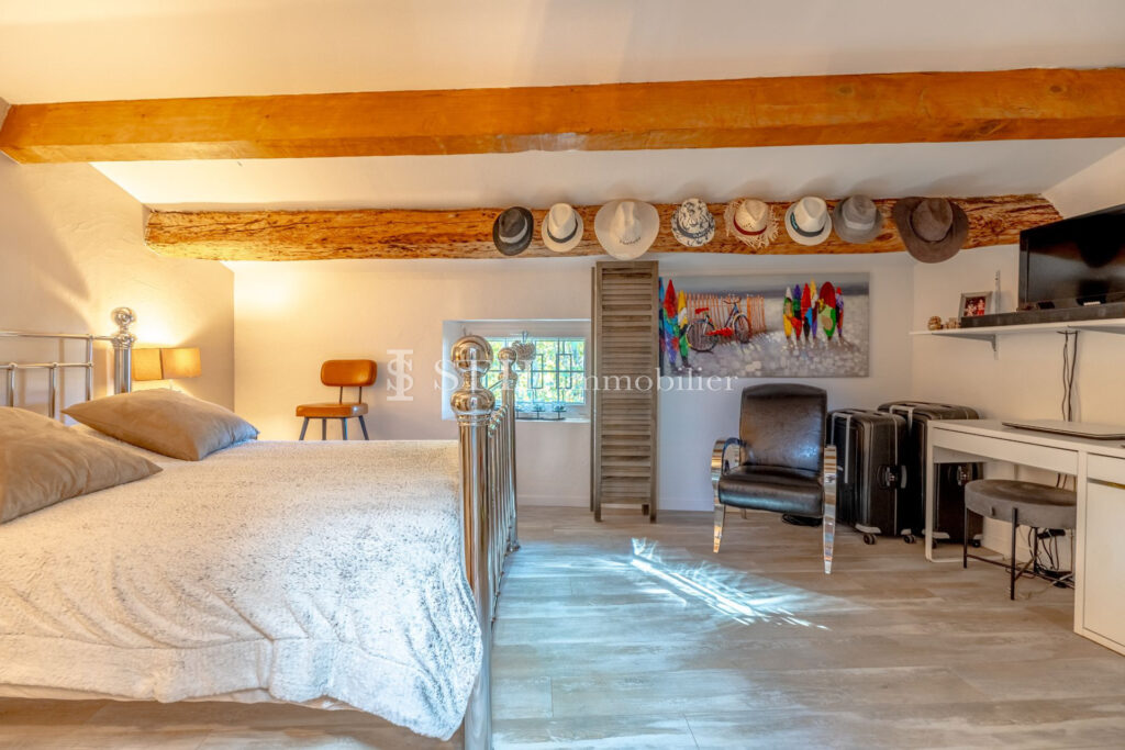 vente maison de village 5 Pièce(s) – 5 pièces – 4 chambres – 4  – 125.00 m²