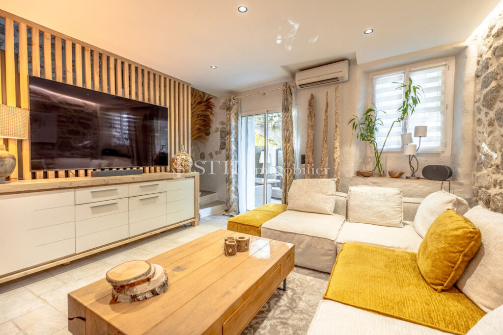 vente maison de village 5 Pièce(s) – 5 pièces – 4 chambres – 4  – 125.00 m²