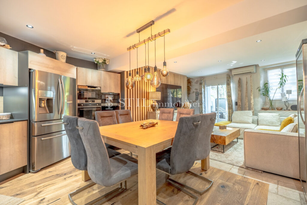 vente maison de village 5 Pièce(s) – 5 pièces – 4 chambres – 4  – 125.00 m²