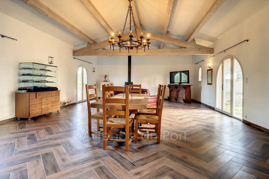 vente maison 4 Pièce(s) – 4 pièces – 3 chambres – 4  – 188.00 m²