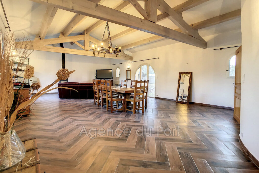 vente maison 4 Pièce(s) – 4 pièces – 3 chambres – 4  – 188.00 m²