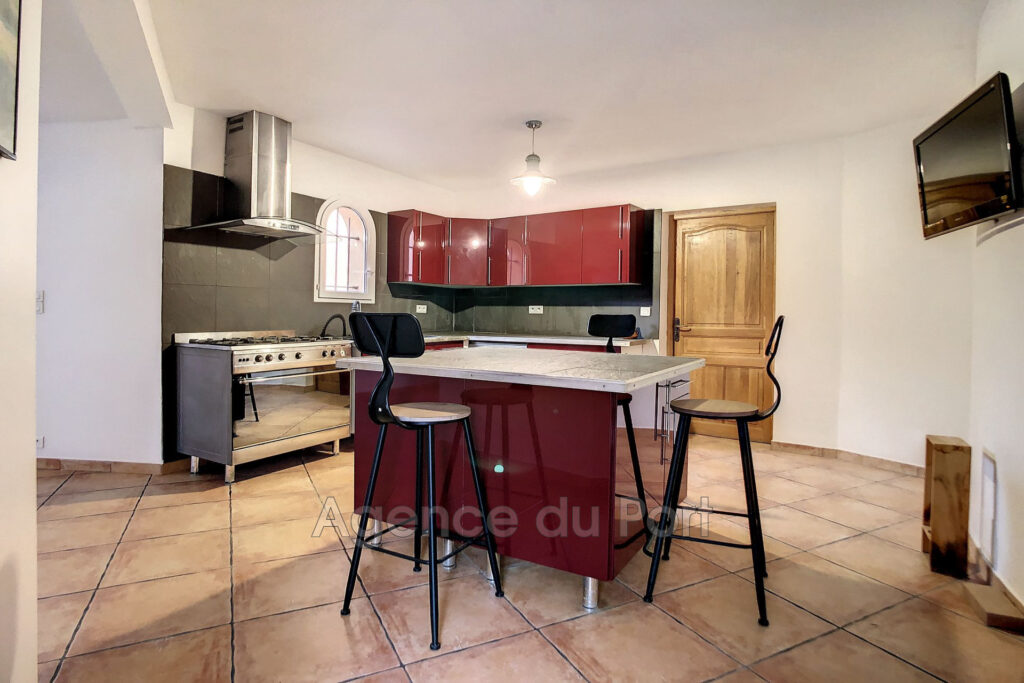 vente maison 4 Pièce(s) – 4 pièces – 3 chambres – 4  – 188.00 m²