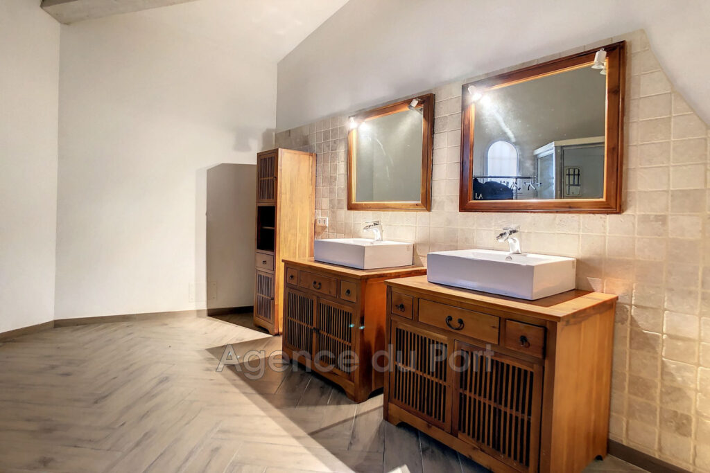 vente maison 4 Pièce(s) – 4 pièces – 3 chambres – 4  – 188.00 m²