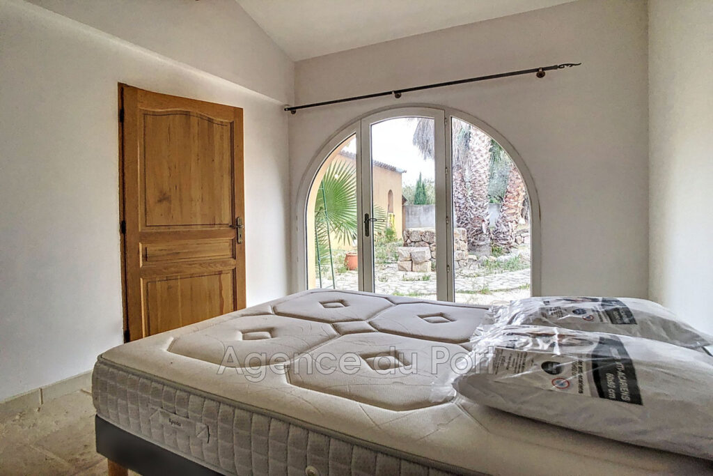 vente maison 4 Pièce(s) – 4 pièces – 3 chambres – 4  – 188.00 m²