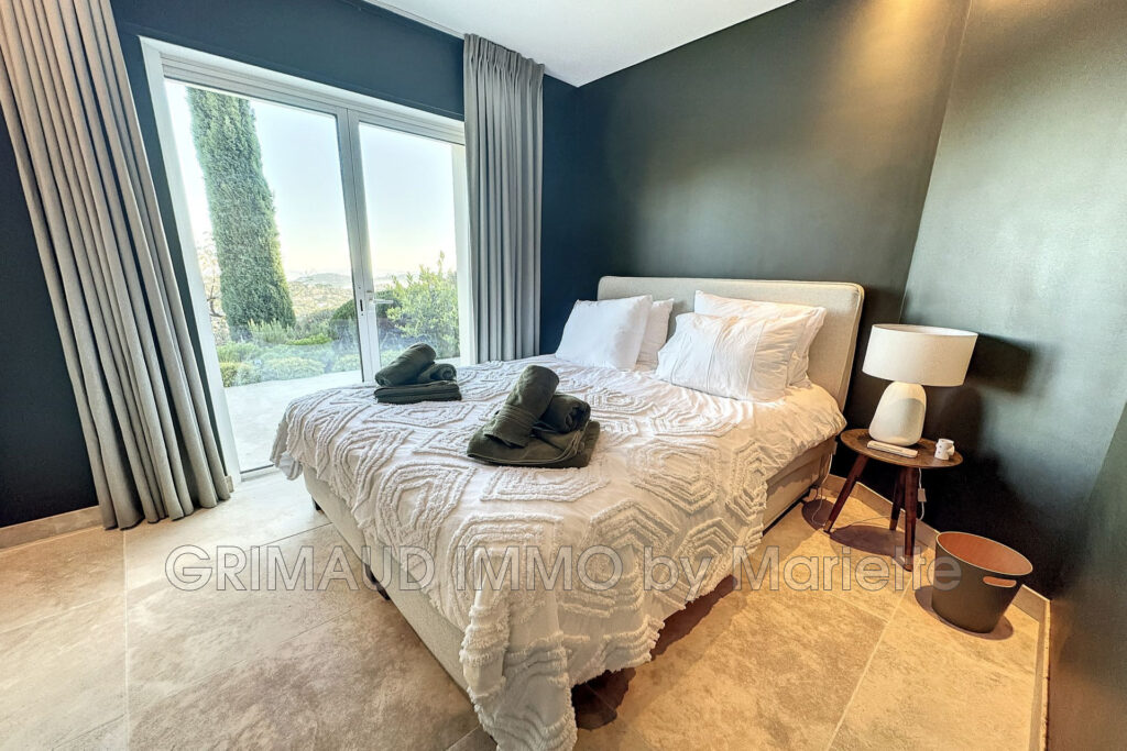 Villa sur 4170m² terrain avec vue dégagée et vue mer, compléte – 6 pièces – 7 chambres – 4  – 300.00 m²