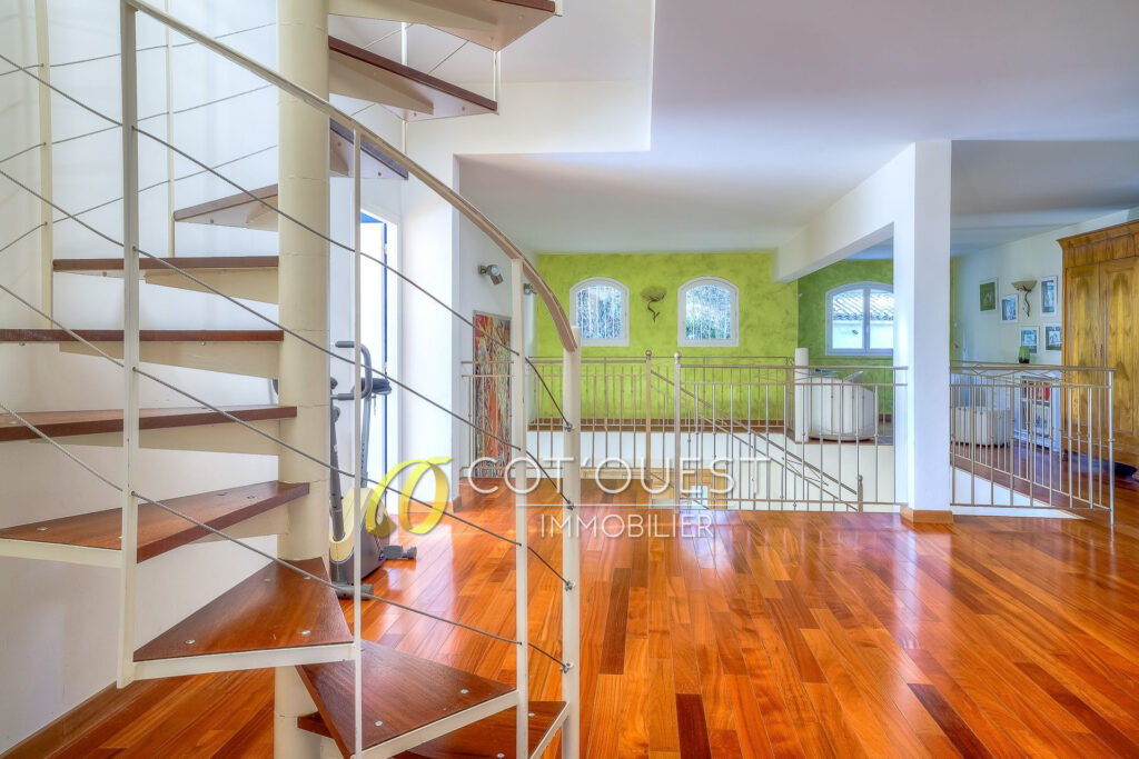 vente propriété 9 Pièce(s) – 9 pièces – 6 chambres – 400.00 m²