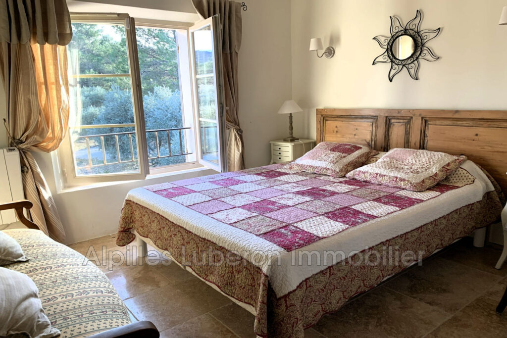 location saisonnière villa provençale 6 Pièce(s) – 6 pièces – 4 chambres – 4  – 147.00 m²