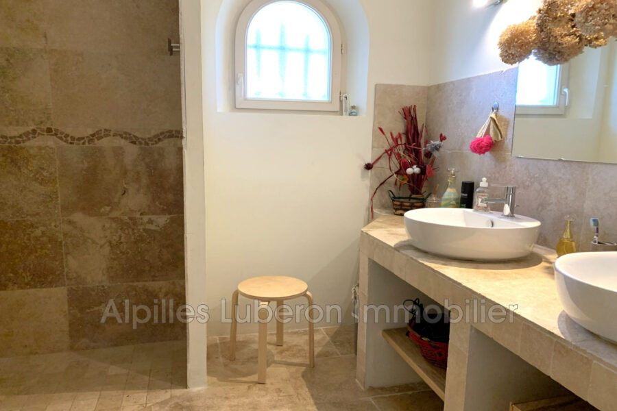 Maison à louer à Eygalières