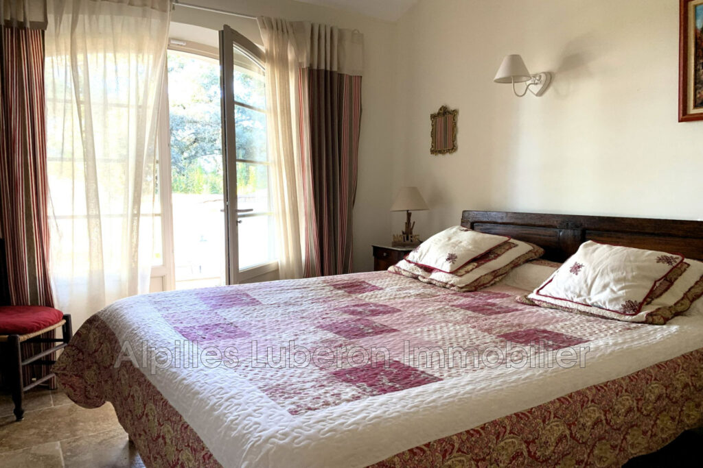 location saisonnière villa provençale 6 Pièce(s) – 6 pièces – 4 chambres – 4  – 147.00 m²