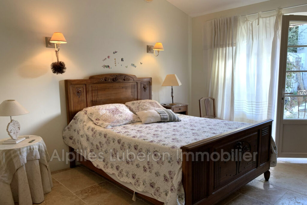 location saisonnière villa provençale 6 Pièce(s) – 6 pièces – 4 chambres – 4  – 147.00 m²