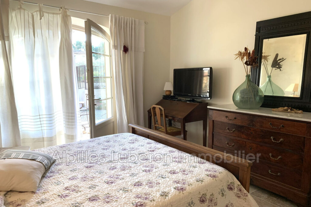 location saisonnière villa provençale 6 Pièce(s) – 6 pièces – 4 chambres – 4  – 147.00 m²