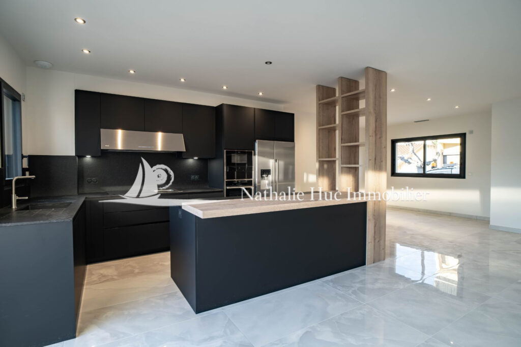 vente maison contemporaine 5 Pièce(s) – 5 pièces – 3 chambres – 4  – 174.00 m²