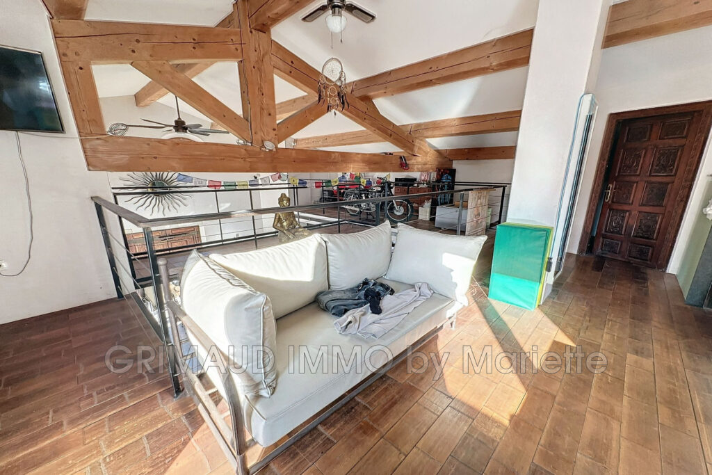 ideal chambre d’hote, a pied du village de Grimaud avec 7 cham – 9 pièces – 7 chambres – 4  – 360.00 m²