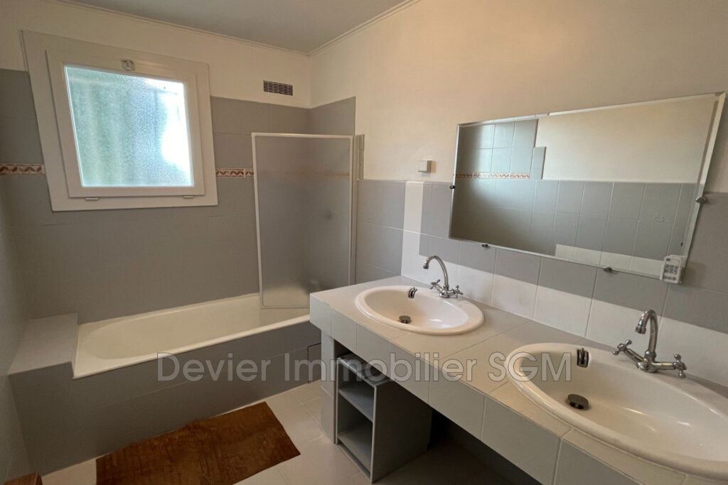 vente  7 Pièce(s) – 7 pièces – 6 chambres – 4  – 195.00 m²