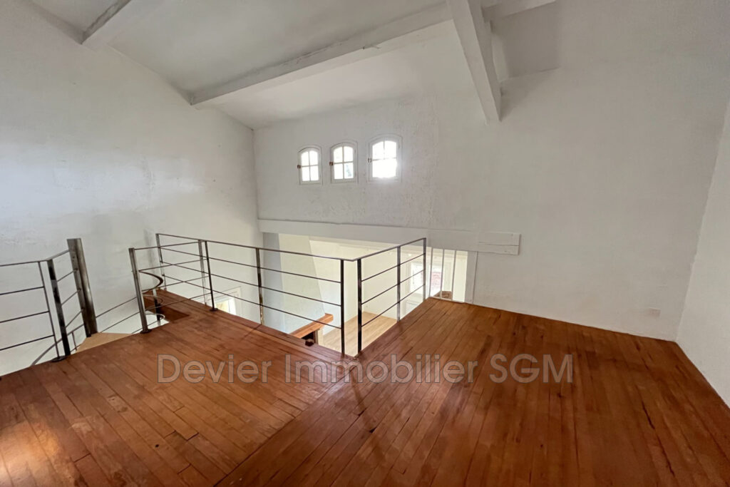 vente  7 Pièce(s) – 7 pièces – 6 chambres – 4  – 195.00 m²