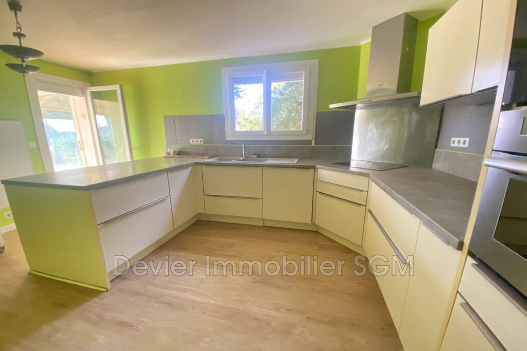 vente  7 Pièce(s) – 7 pièces – 6 chambres – 4  – 195.00 m²