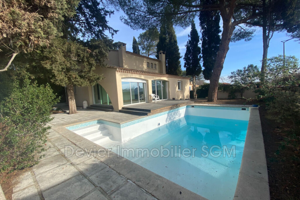 vente  7 Pièce(s) – 7 pièces – 6 chambres – 4  – 195.00 m²