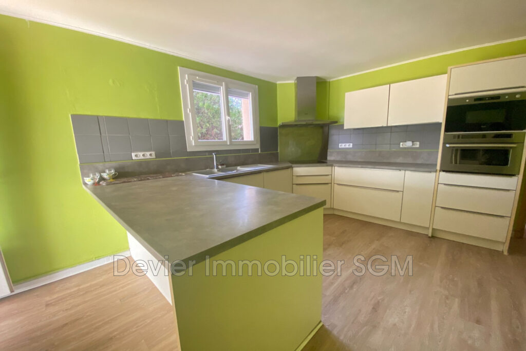 vente  7 Pièce(s) – 7 pièces – 6 chambres – 4  – 195.00 m²