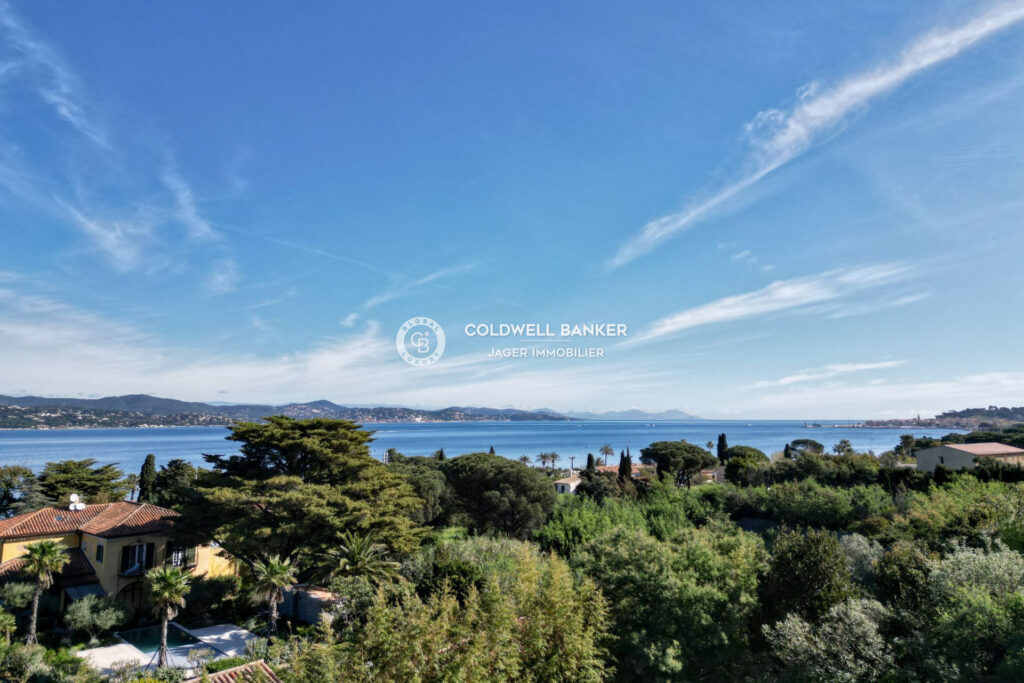 Superbe villa provençale avec vue mer panoramique – Golfe de S – 8 pièces – 7 chambres – 4  – 275.00 m²