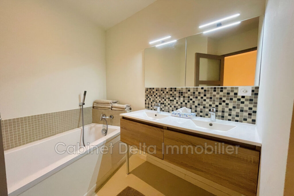 BANDOL – VUE MER – 5 pièces – 4 chambres – 4  – 130.00 m²